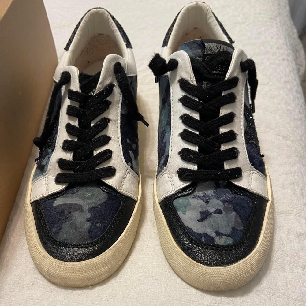 Vintage Havana sneakers i bought that was too small they are a size 10